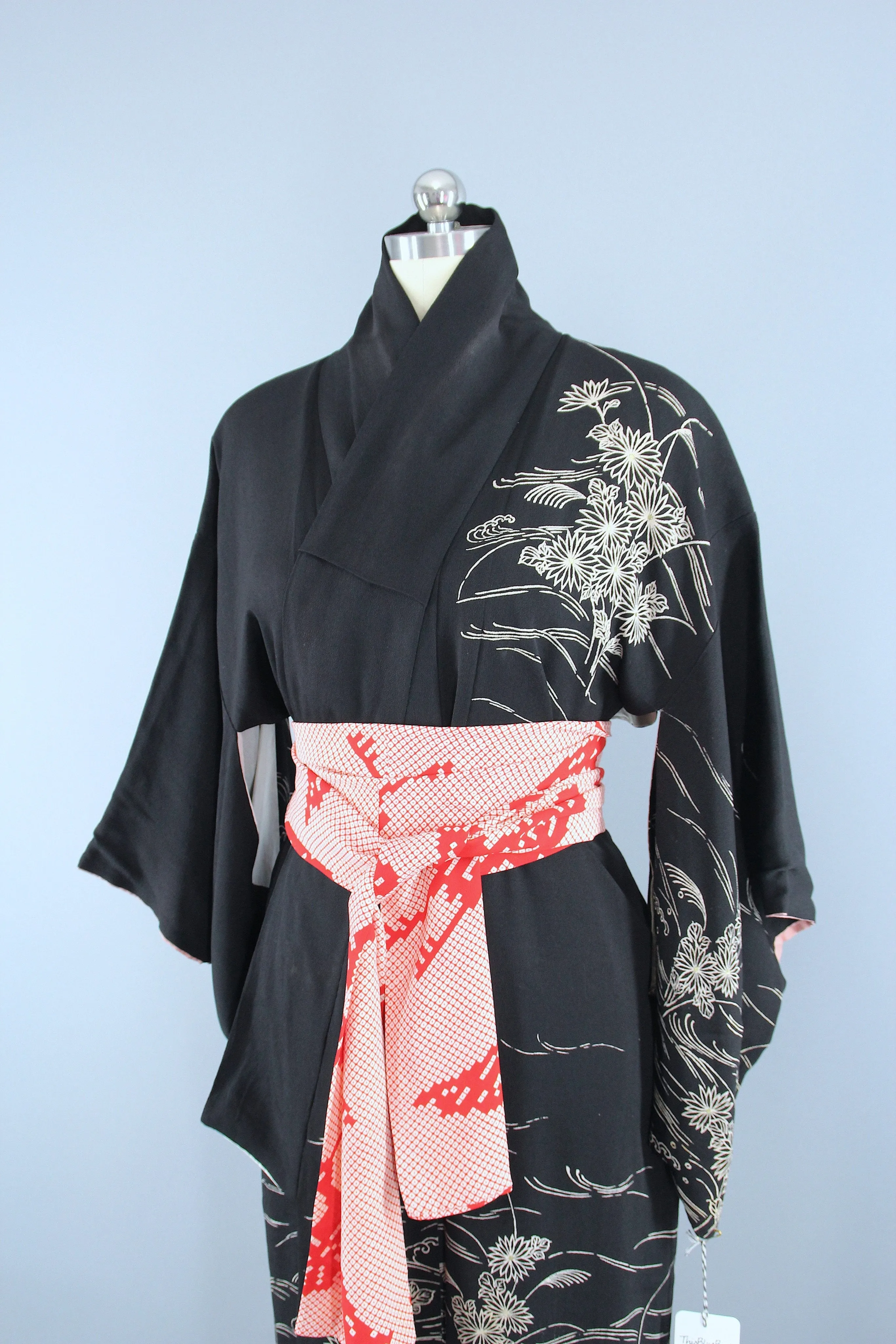 1950s Vintage Silk Kimono Robe / Black & White Floral