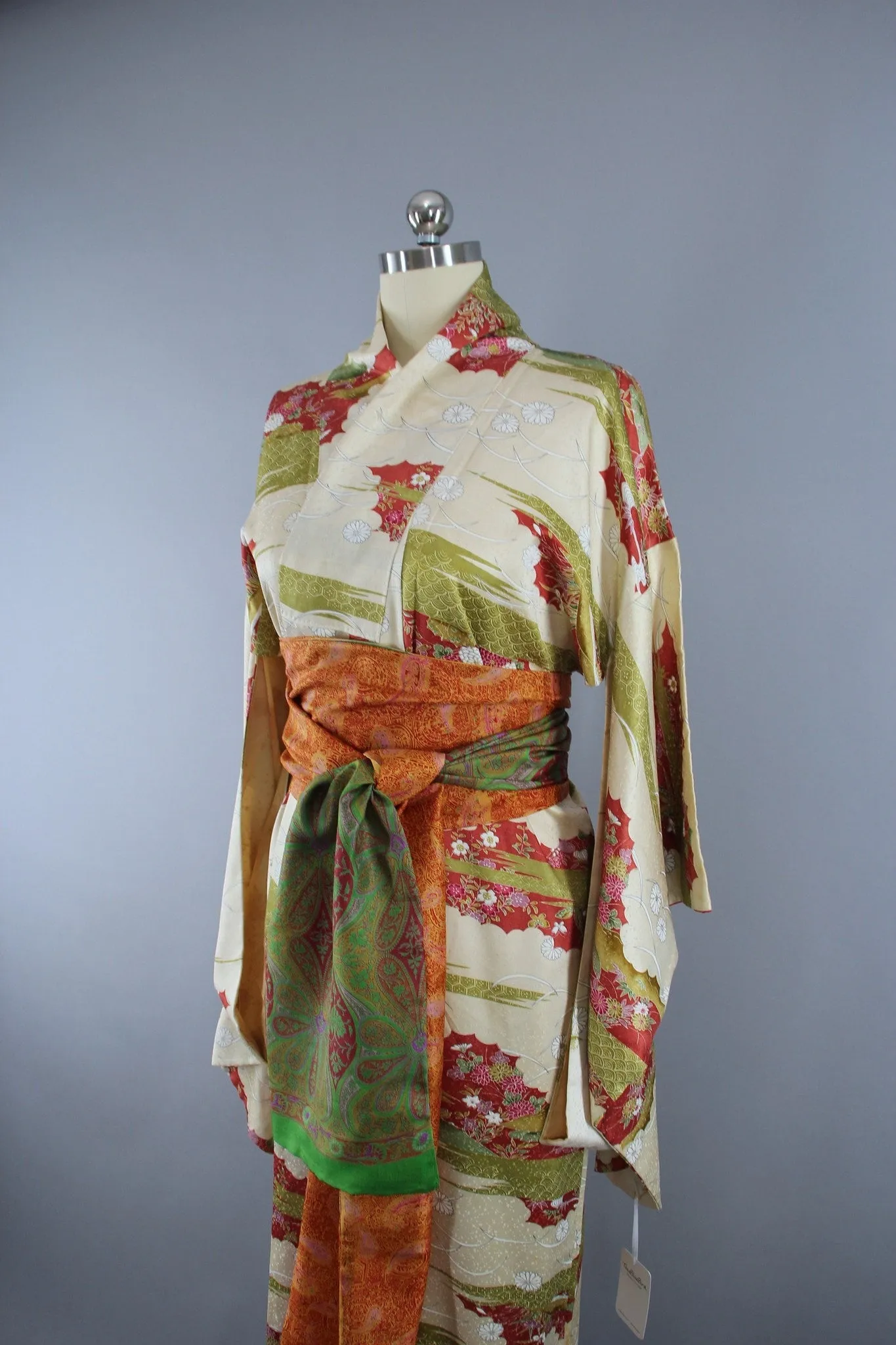 1950s Vintage Silk Kimono Robe Furisode with Ivory Floral Print