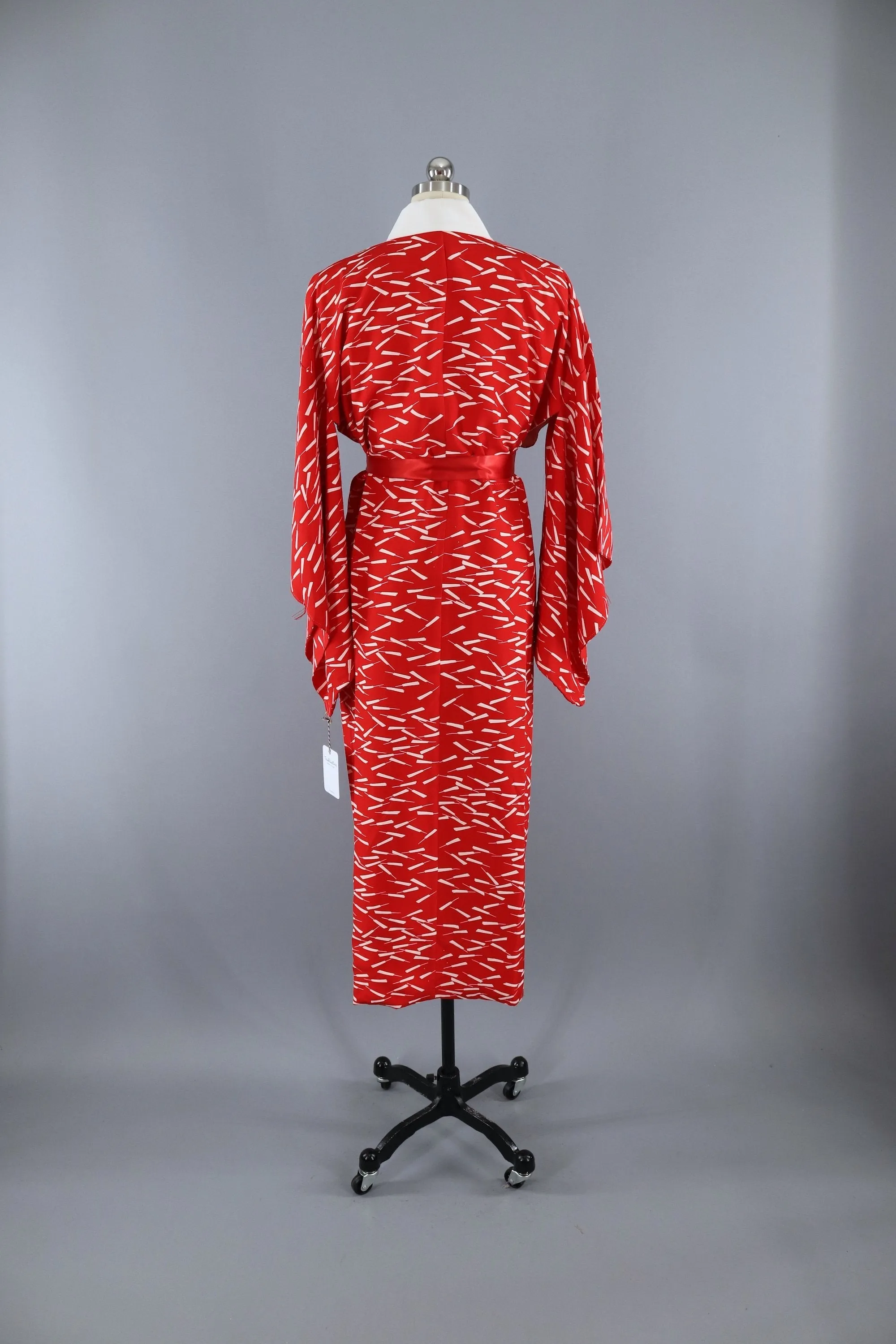 1950s Vintage Silk Kimono Robe / Red & White Novelty Print