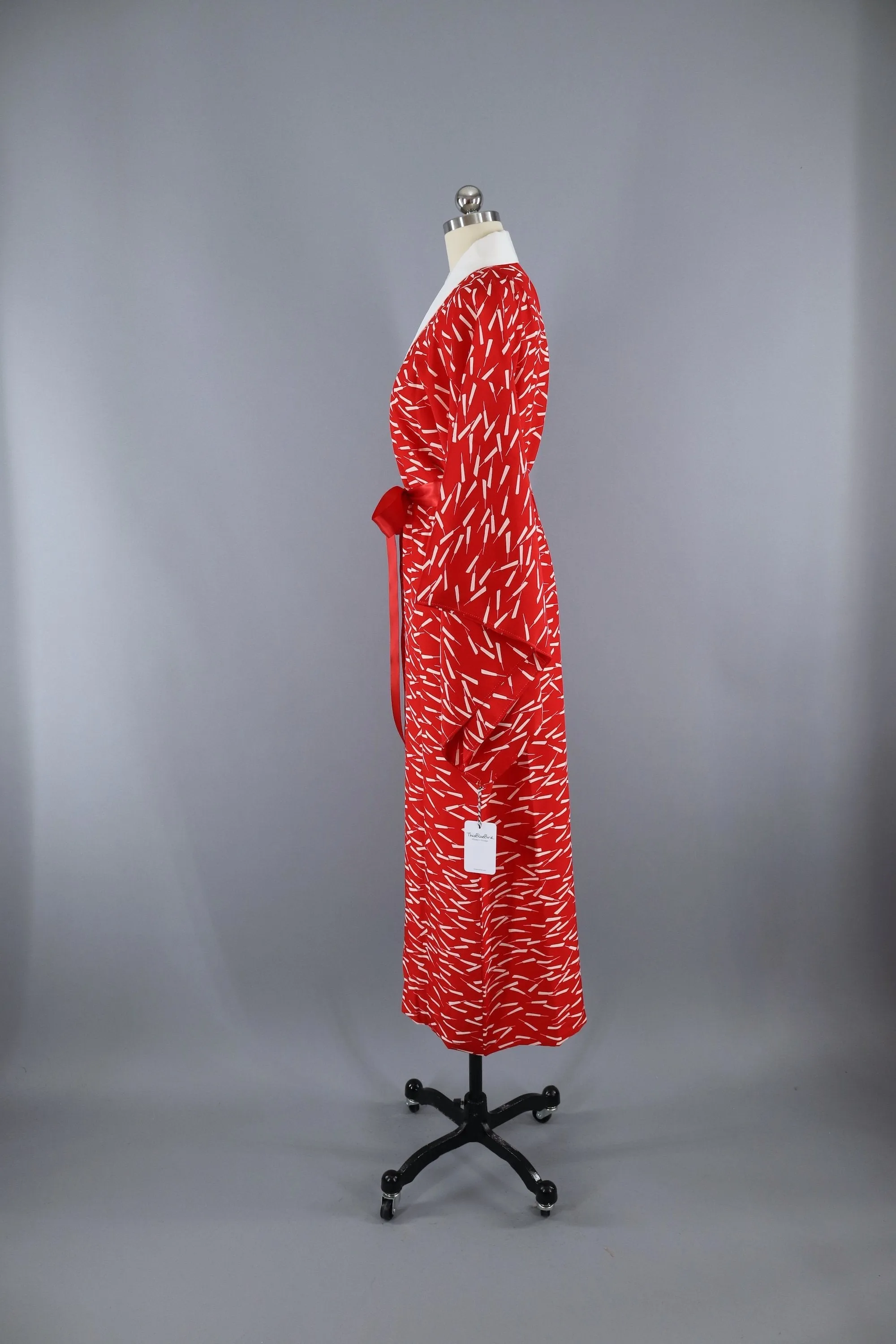 1950s Vintage Silk Kimono Robe / Red & White Novelty Print