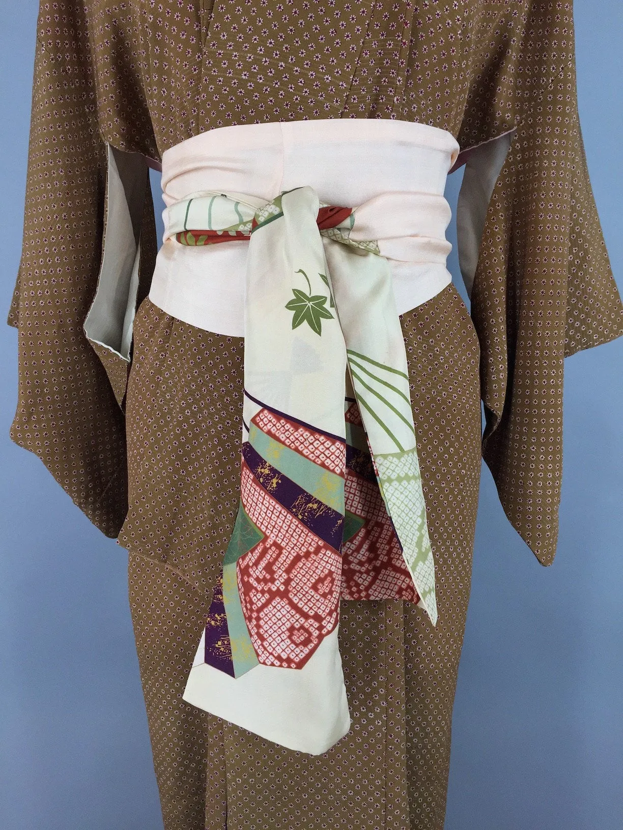 1950s Vintage Silk Kimono Robe / Tiny Brown & Maroon Floral Print