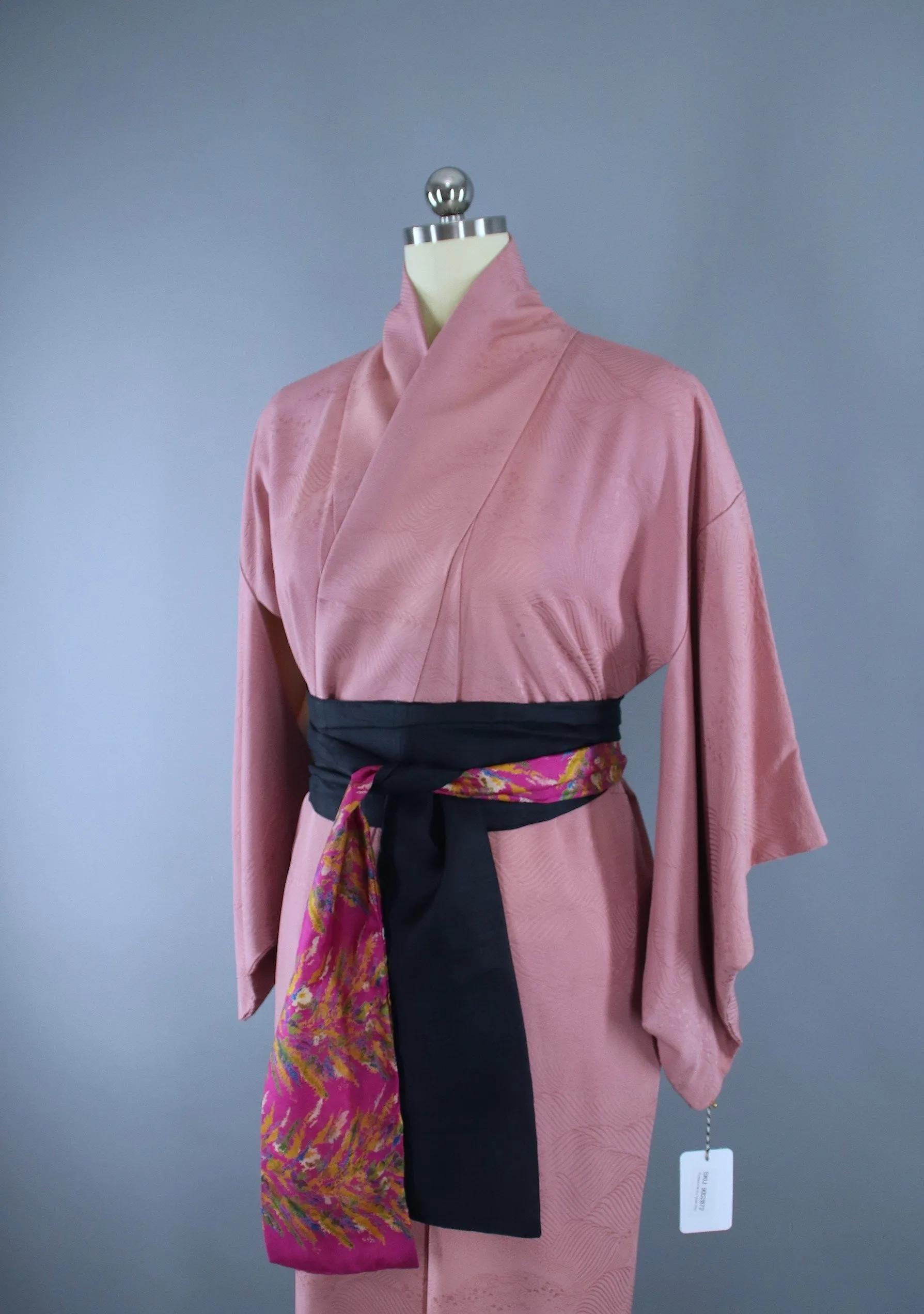 1960s Vintage Silk Kimono Robe / Dusty Mauve Pink