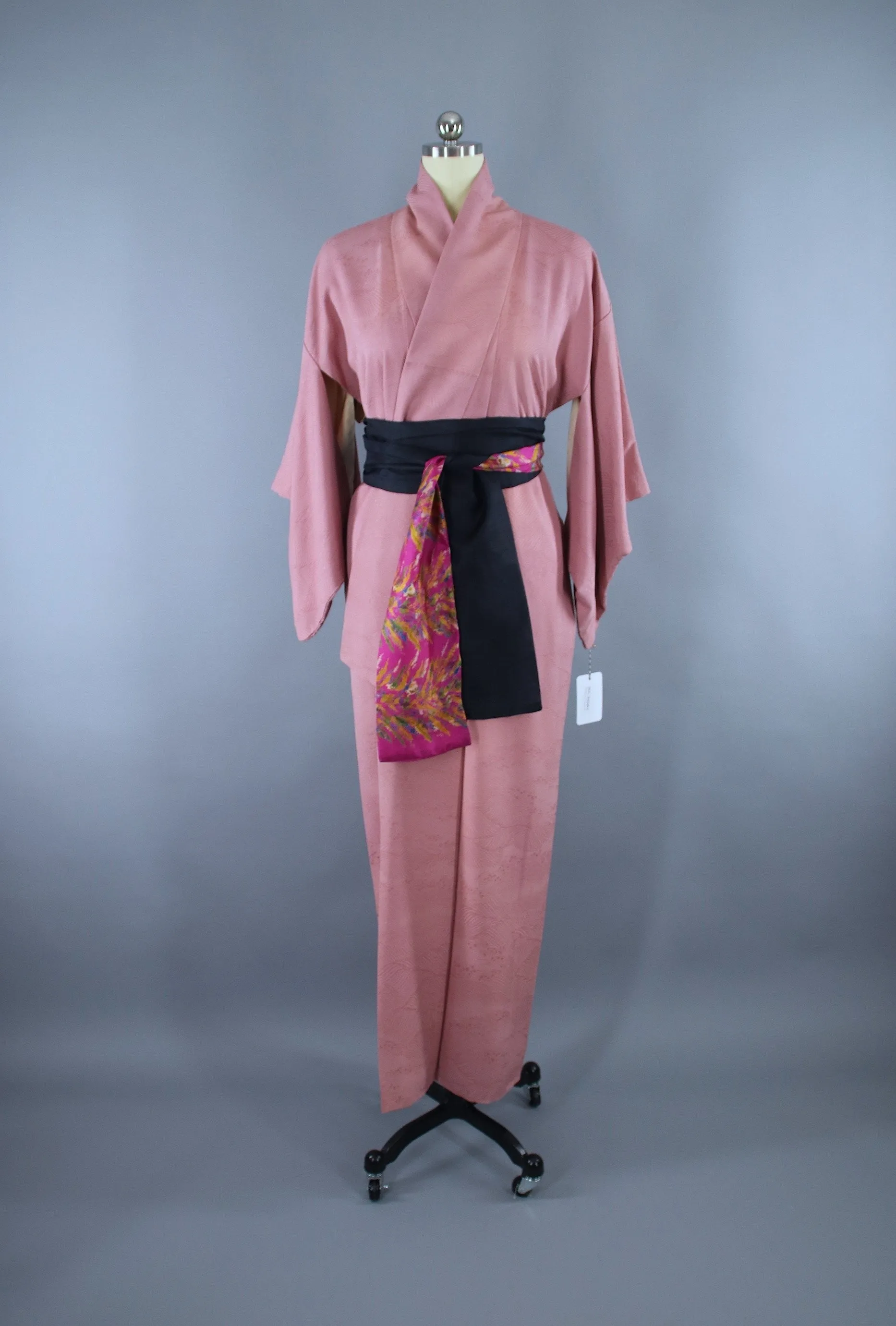 1960s Vintage Silk Kimono Robe / Dusty Mauve Pink