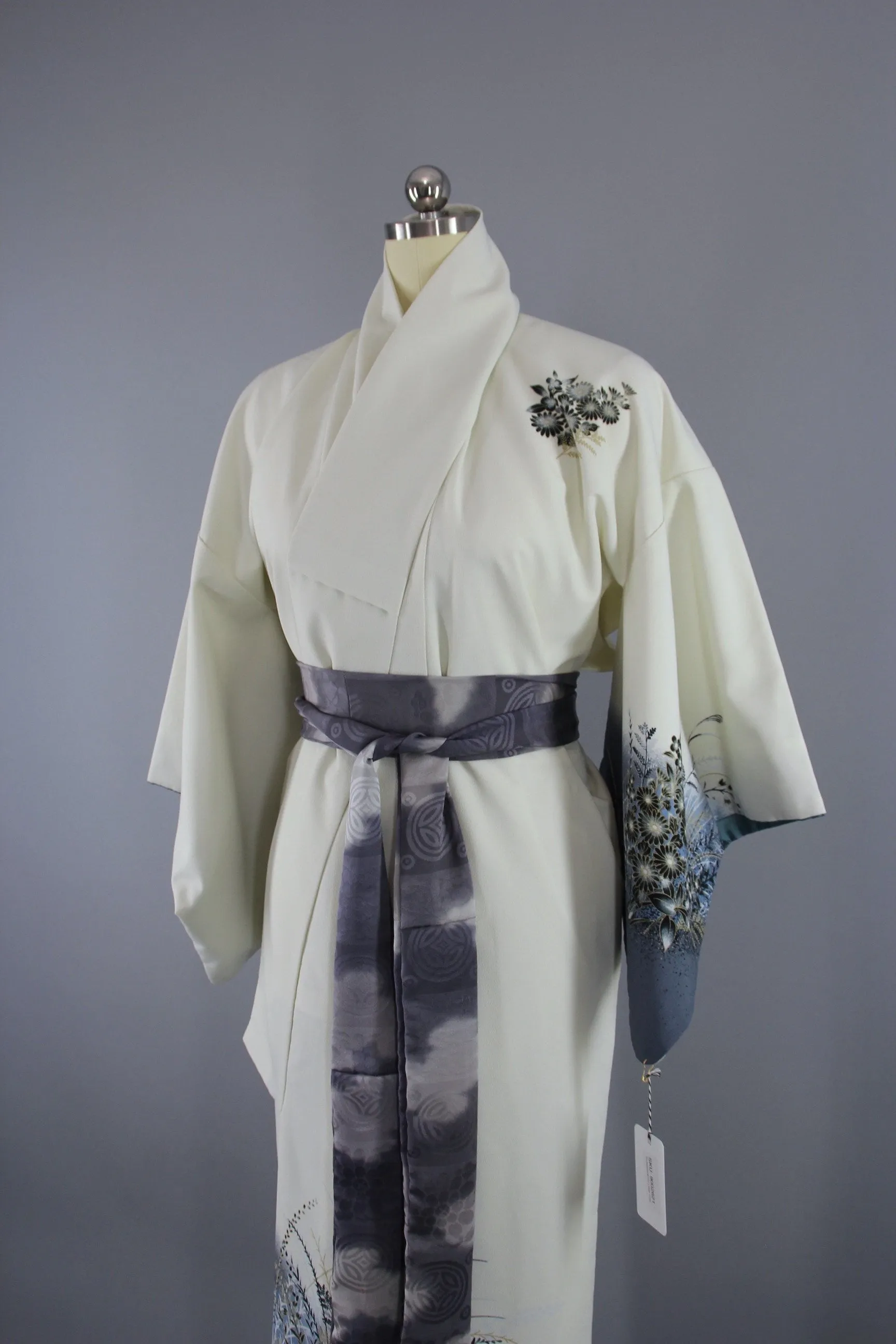 1980s Vintage Silk Kimono Robe / White, Blue, Grey Floral Print