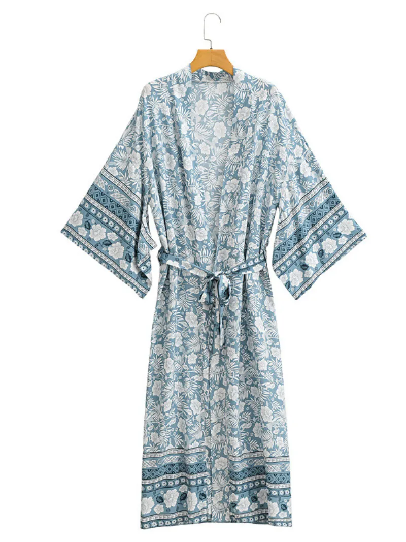 Gorgeous Bohemian long Kimono,  Women Long Floral Kimono Dress Bohemian Beach Kimono