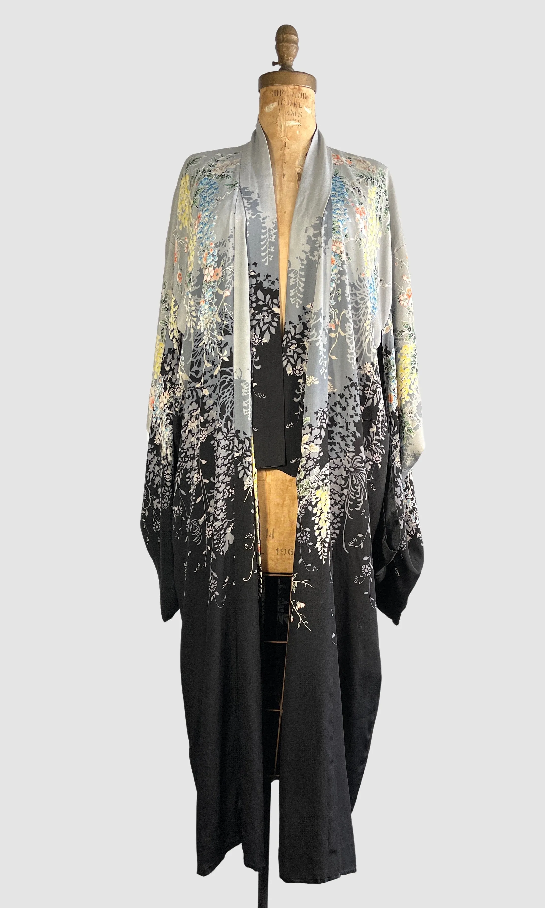 JAPANESE GARDEN 30s Blossom Print Silk Kimono • Open Size