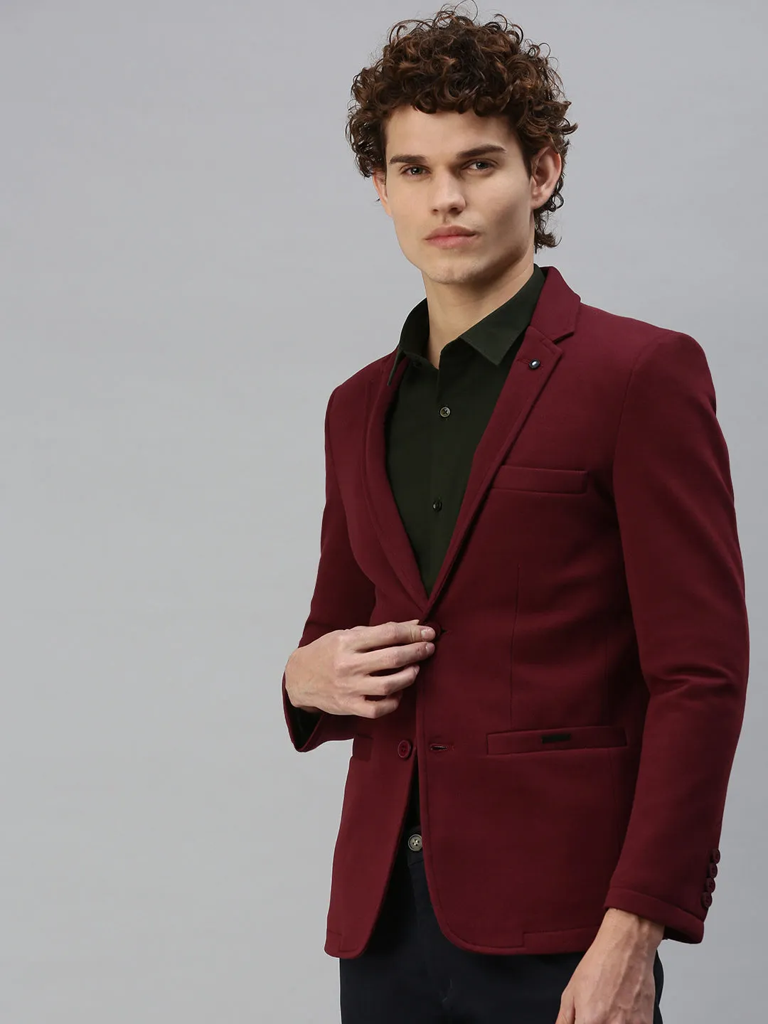 Men's Solid Maroon Single Breasted Blazer