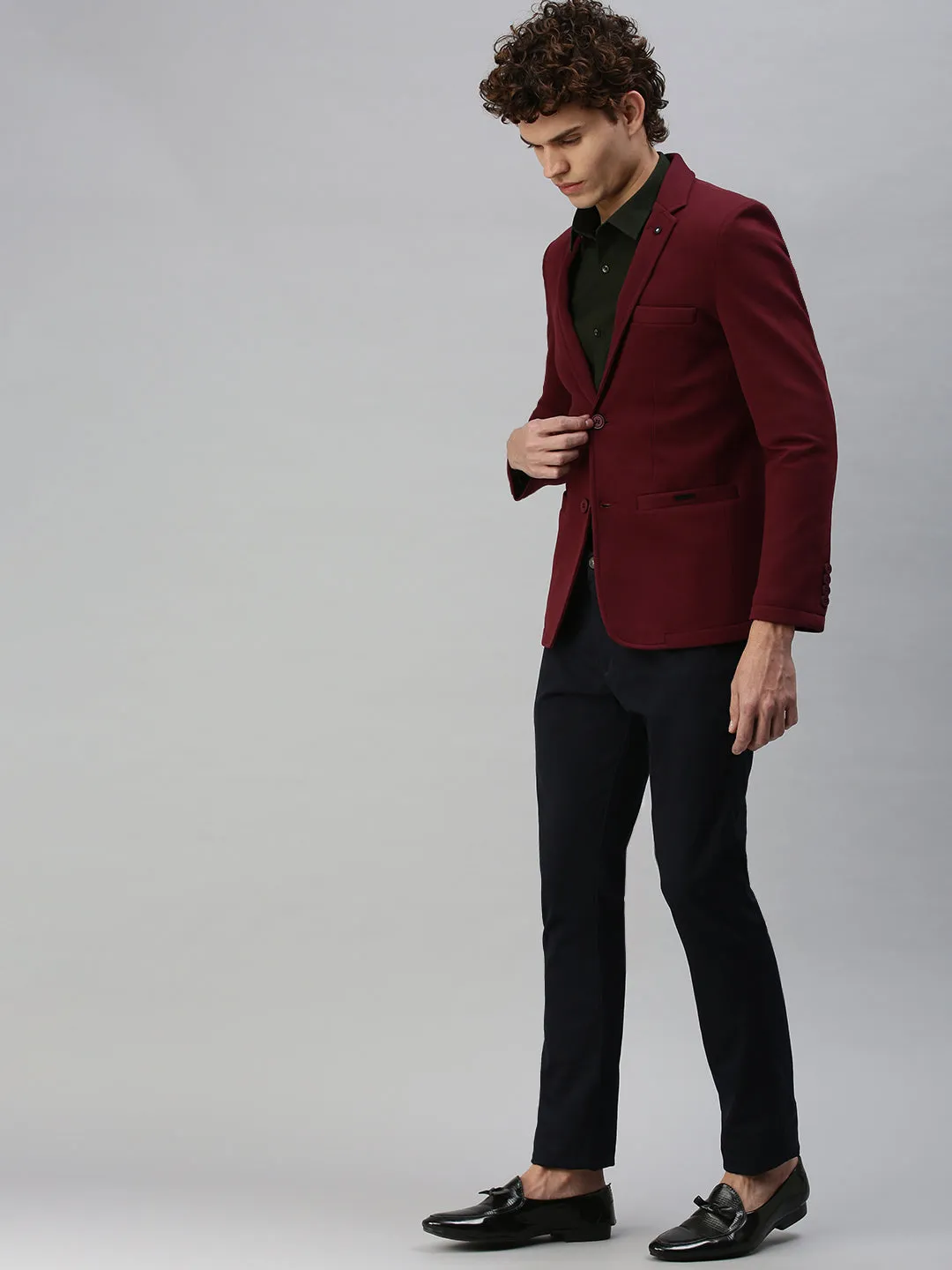 Men's Solid Maroon Single Breasted Blazer