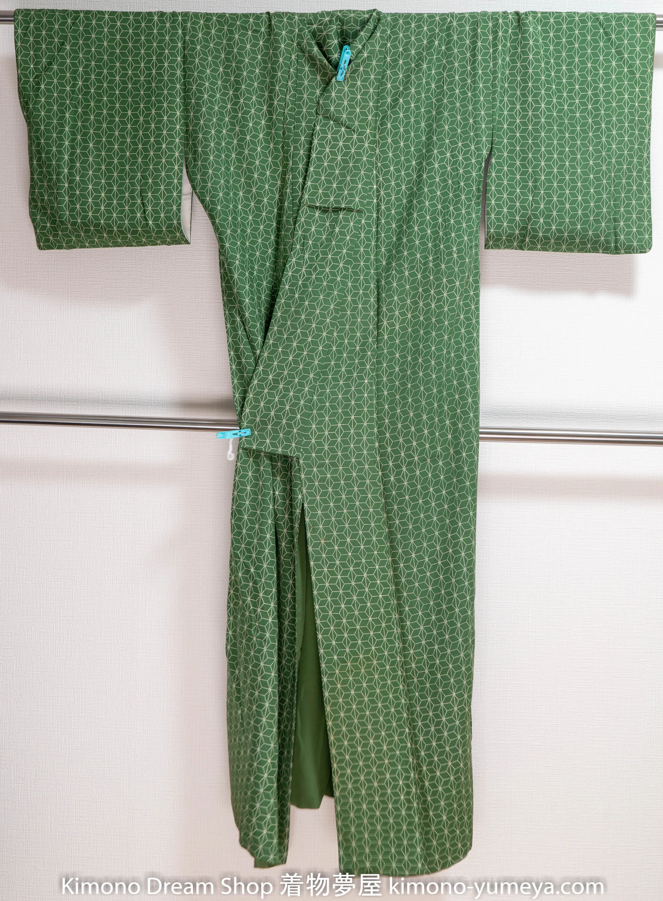 Soft Green Hemp Leaf Komon Kimono - Vintage Silk Dot Kimono Traditional Garden Niwa Farming Pattern